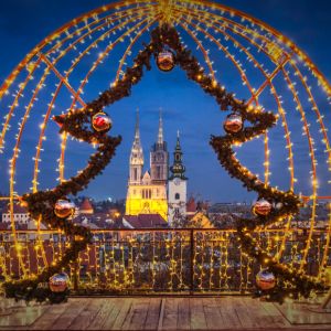 Ideja za decembrski izlet: Najlepše božične destinacije v Sloveniji in bližini